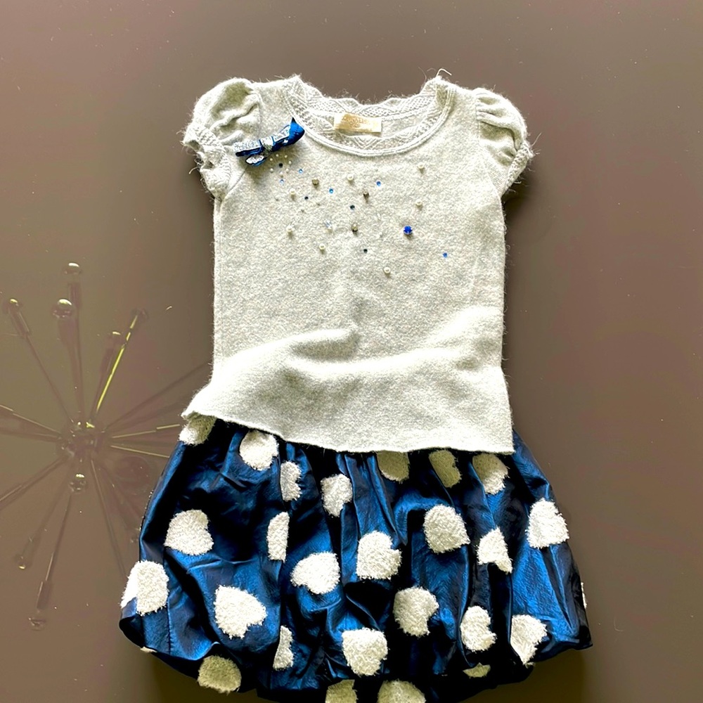 Gorgeous Little Girls Sweater/skirt Monnalisa Set size 4